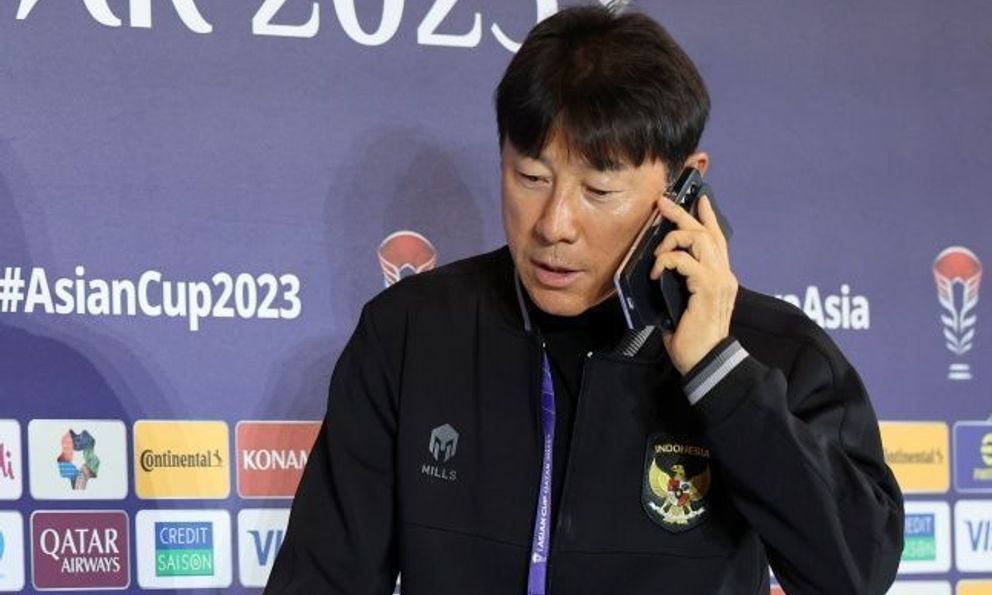 Báo Hàn Quốc: “Sao nhập tịch từ Hà Lan không phải món quà mà là liều thuốc độc với HLV Shin Tae-yong”