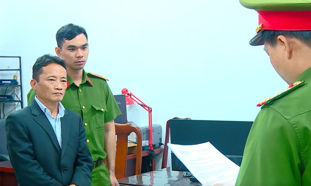 Cảnh sát thu giữ thanh kiếm của Tổng giám đốc Nguyễn Thanh Bình