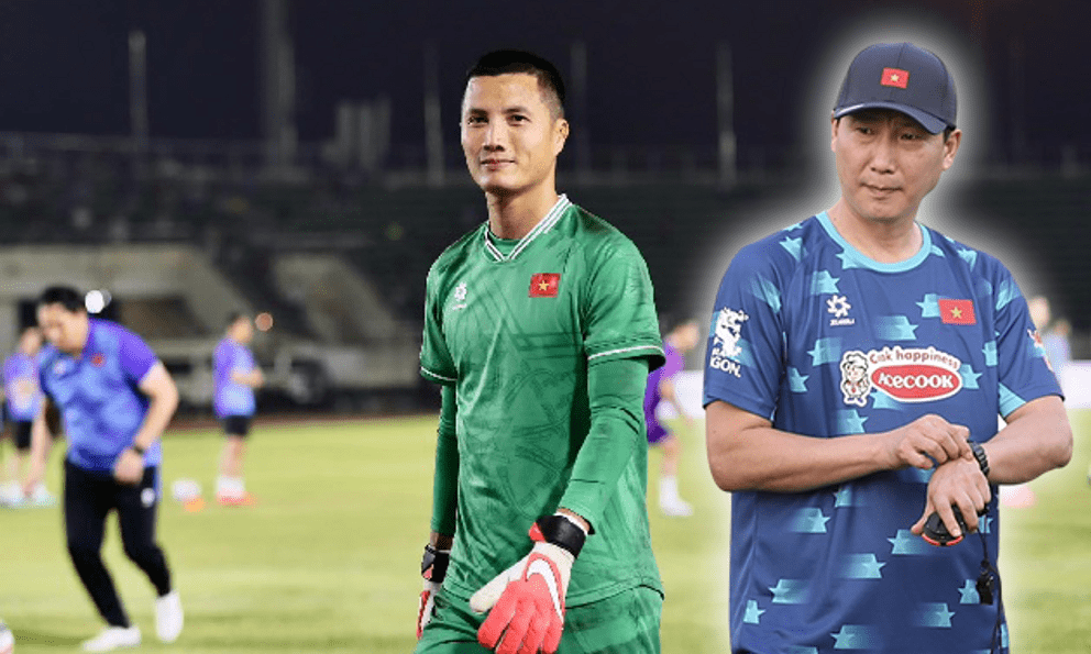 Người hùng ĐT Việt Nam bất ngờ nhập viện, hóa ra vì pha va chạm với cầu thủ Thái Lan