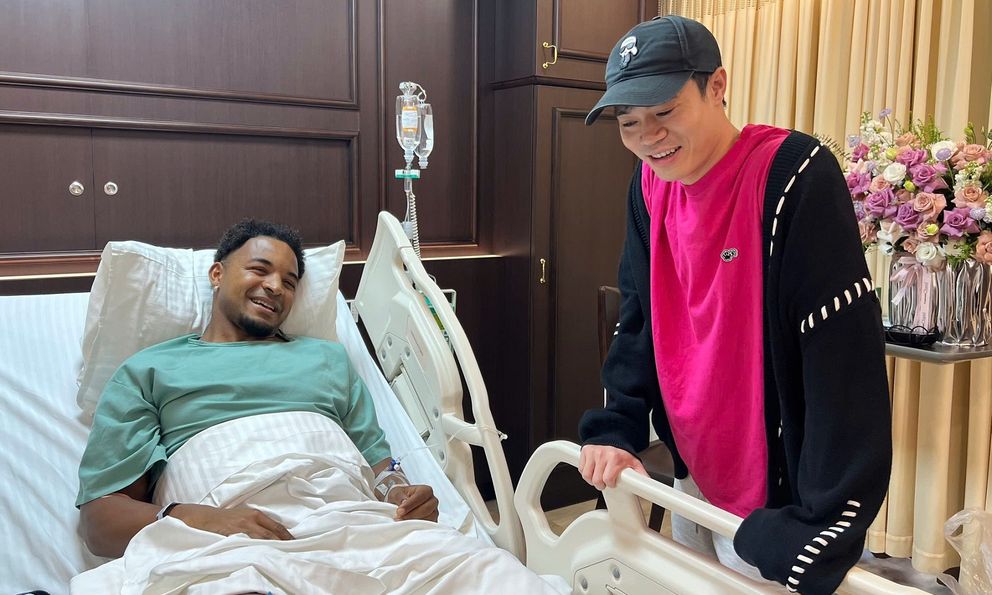 Xuân Son nhận thưởng cao nhất ĐTVN, nhưng số tiền được Văn Toàn tặng riêng mới gây chú ý đặc biệt