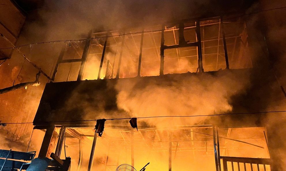 Vụ nhà 3 tầng ở quận Hoàn Kiếm cháy dữ dội: Nam thanh niên 24 tuổi đã tử vong