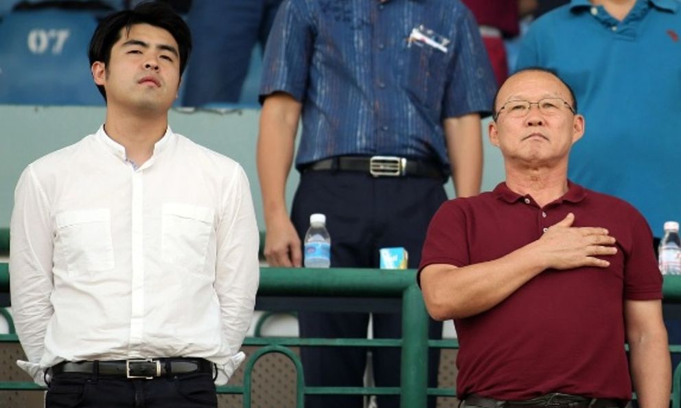 Người đại diện của HLV Kim Sang-sik bất ngờ tiết lộ chuyện từng khóc khi sang Việt Nam