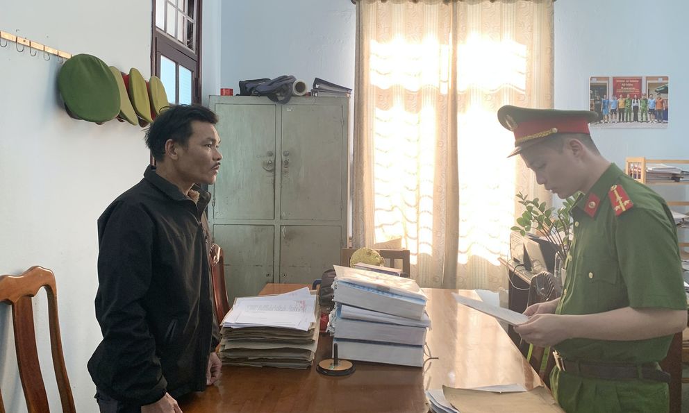 Khởi tố, cấm đi khỏi nơi cư trú với Trần Văn Năm