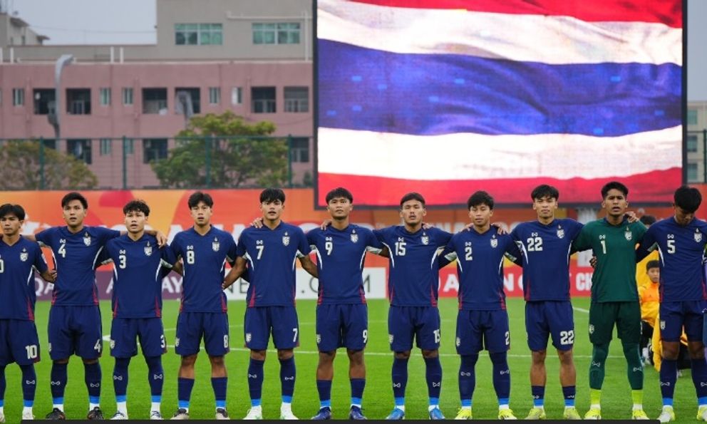 Bị loại sớm, HLV Thái Lan buồn bã nói: “Chúng ta không thể mắc sai lầm như thế này”