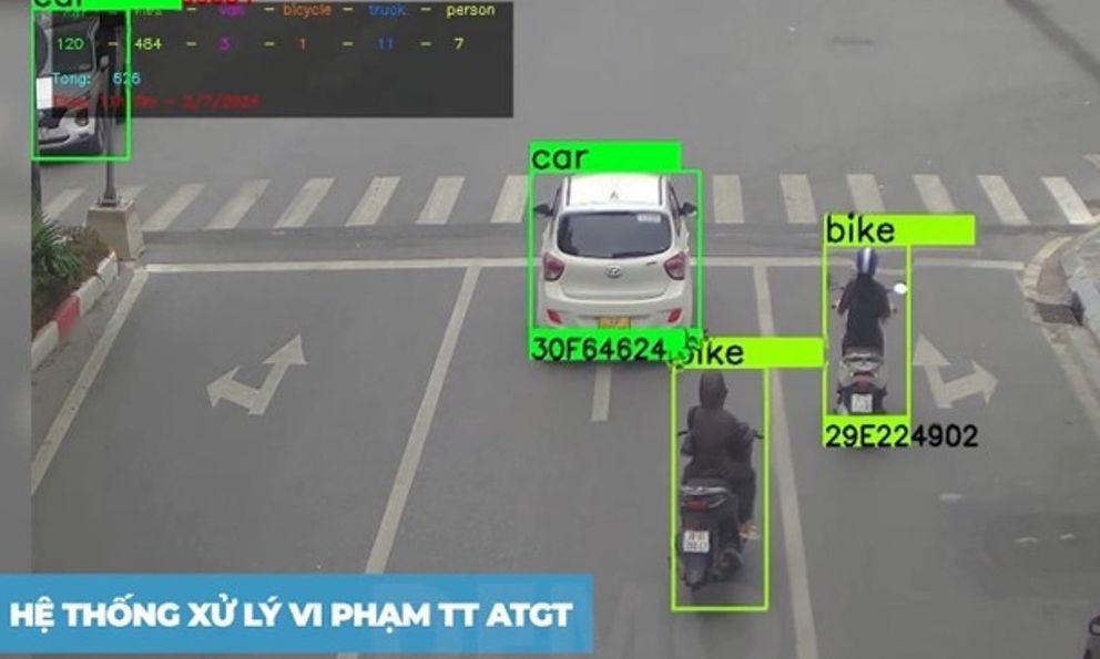 Hơn 200 lỗi phạt vượt đèn đỏ, đỗ xe đường cấm của xe biển Hà Nội, chủ xe nhanh chóng nộp phạt