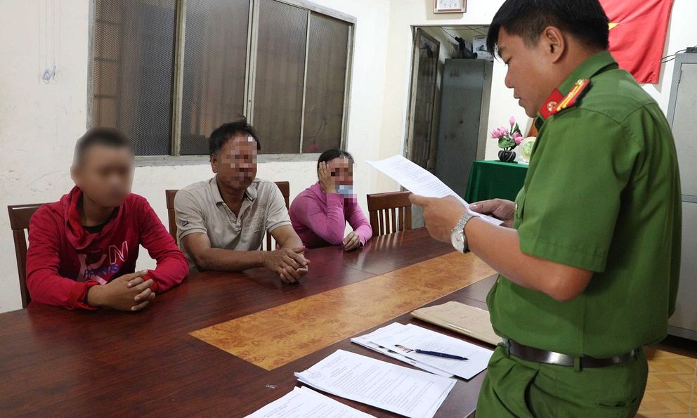 Đã tìm ra người đốt xe ô tô đặc chủng của công an là một thiếu niên 13 tuổi