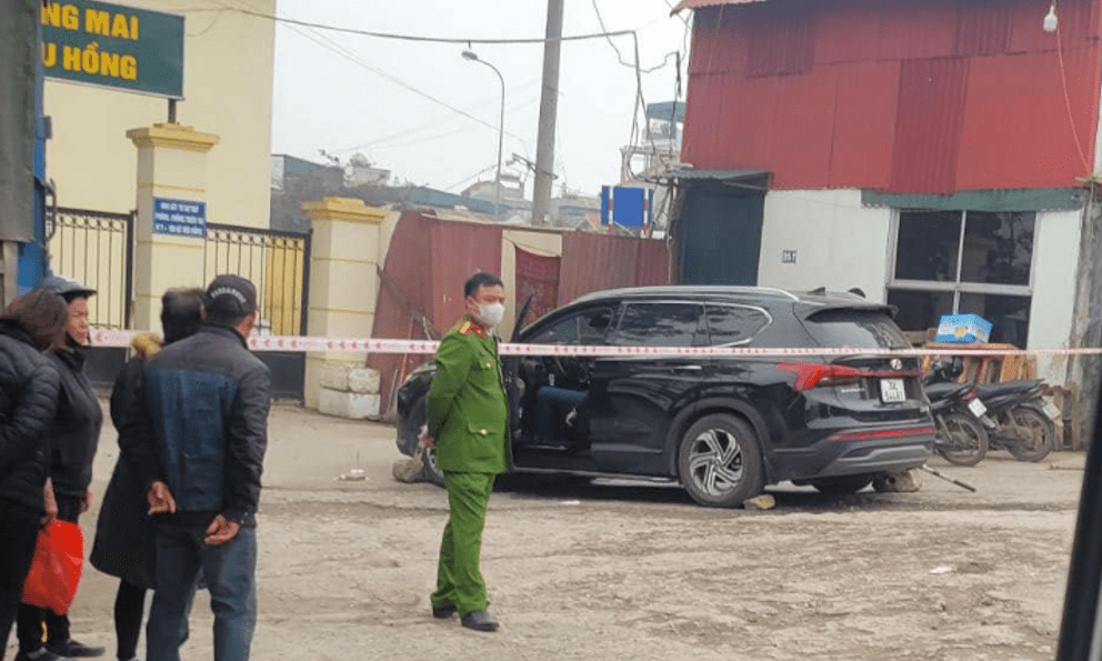 Một người đàn ông tử vong bất thường trên xe ô tô ở Hà Nội