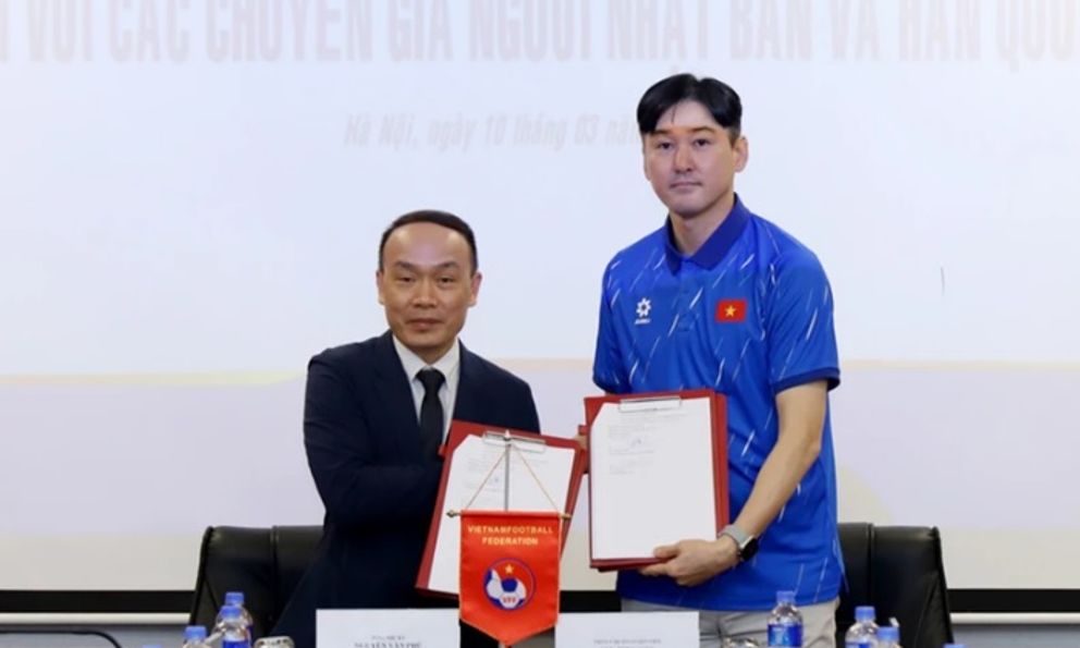 Trợ lý người Hàn Quốc ca ngợi cầu thủ Việt Nam, khẳng định mục tiêu lớn trong ngày ký hợp đồng với VFF