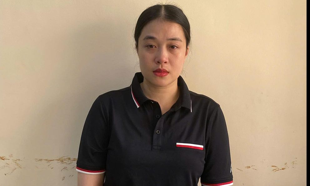 Nữ tài xế xe Mercedes khai lý do đạp nhầm chân ga, tông 10 xe máy khiến một cô gái tử vong