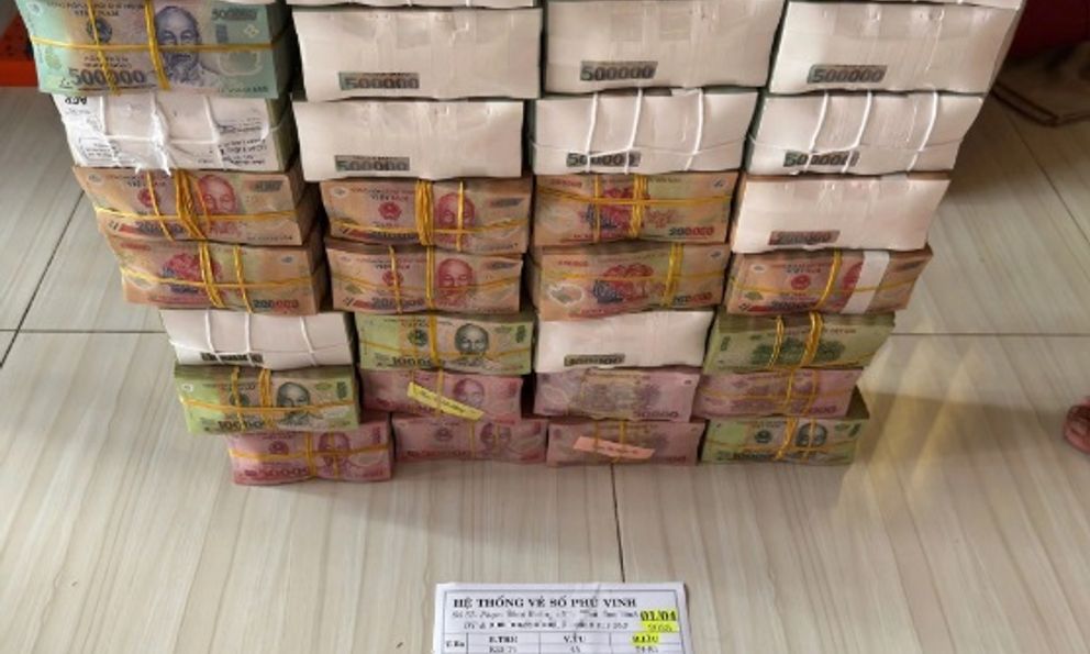 Mua 7 vé số sau khi đi thăm người ốm, người đàn ông Vĩnh Long ngỡ ngàng khi xem kết quả