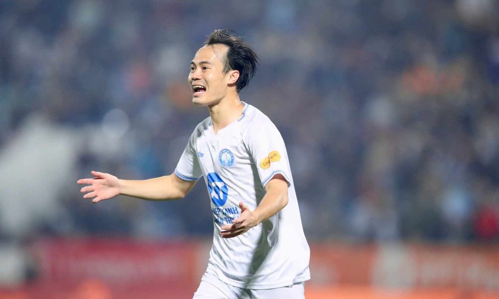 Văn Toàn chói sáng ngày tái xuất, hoá thân thành “bản sao” của Xuân Son