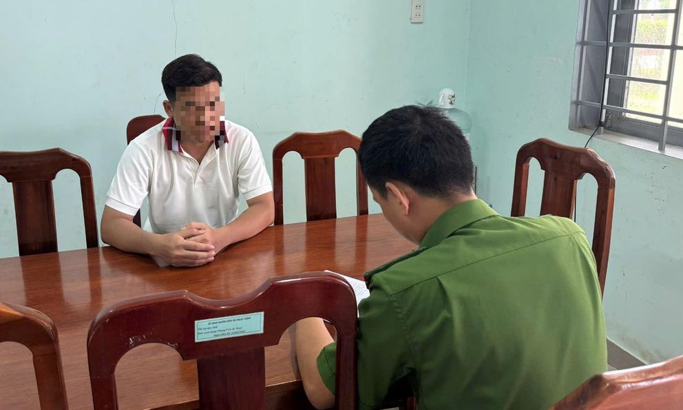 Một đối tượng vừa ra đầu thú sau gần 2 năm lẩn trốn