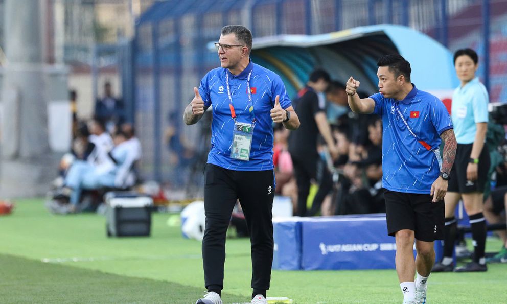 Đội hình U17 Việt Nam vs U17 UAE: Ngôi sao nhà bầu Đức đá chính, HLV Roland “tất tay” cho vé World Cup?