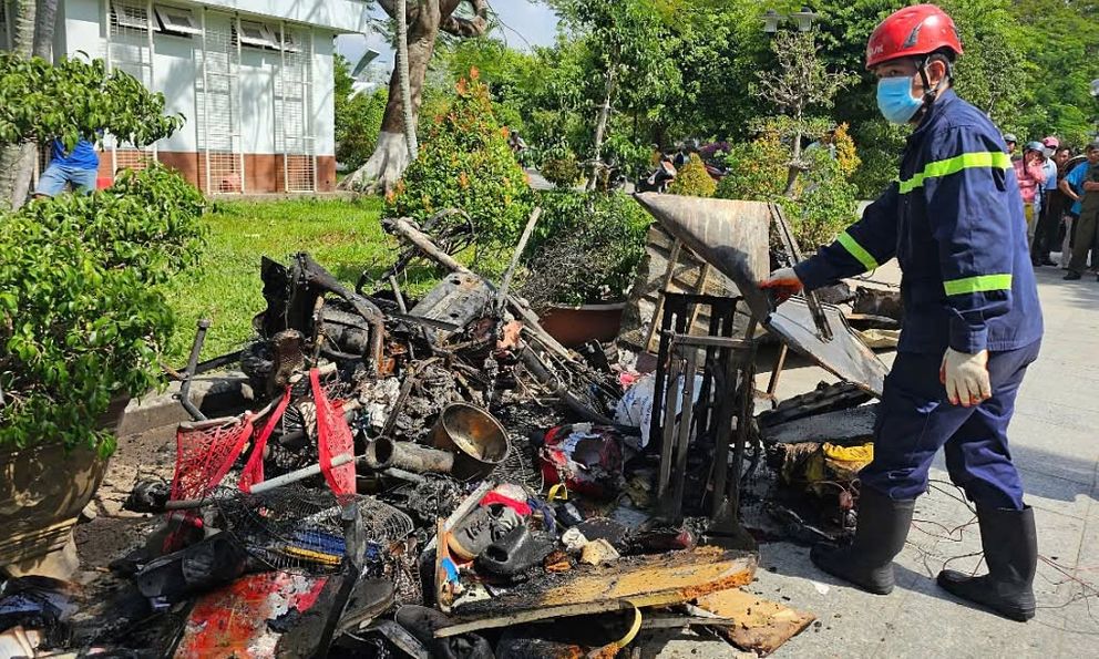 Vụ cháy nhà, 4 người tử vong: Nghe thấy tiếng kêu cứu, cửa khóa bên trong không thể thoát