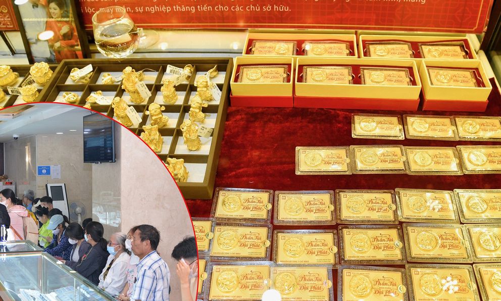 Người dân bán vàng quá đông, cửa hàng hết tiền mặt, dừng mua vào ngày giá vàng phá đỉnh