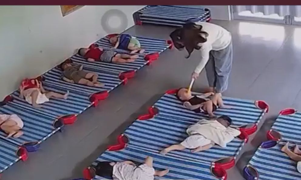 Chủ cơ sở mầm non đánh trẻ 20 tháng tuổi: Người phụ nữ khóc lóc, xin lỗi vì lỡ tay, nói lý do khó chấp nhận