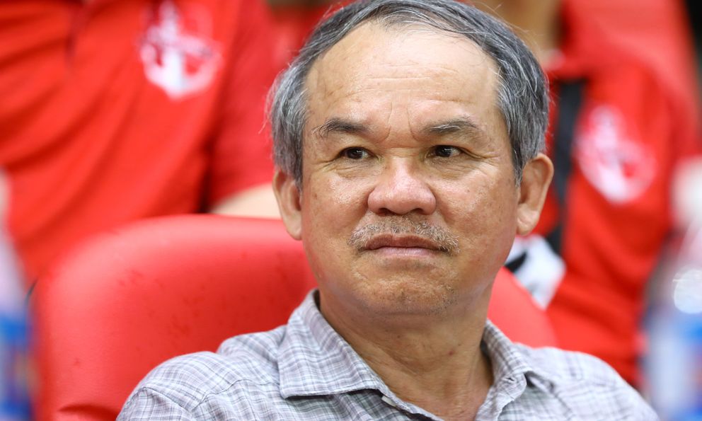 Sếp HAGL hé lộ kế hoạch chấp Tây của bầu Đức, tuyên bố: “44 thẻ vàng không phải là đá xấu”