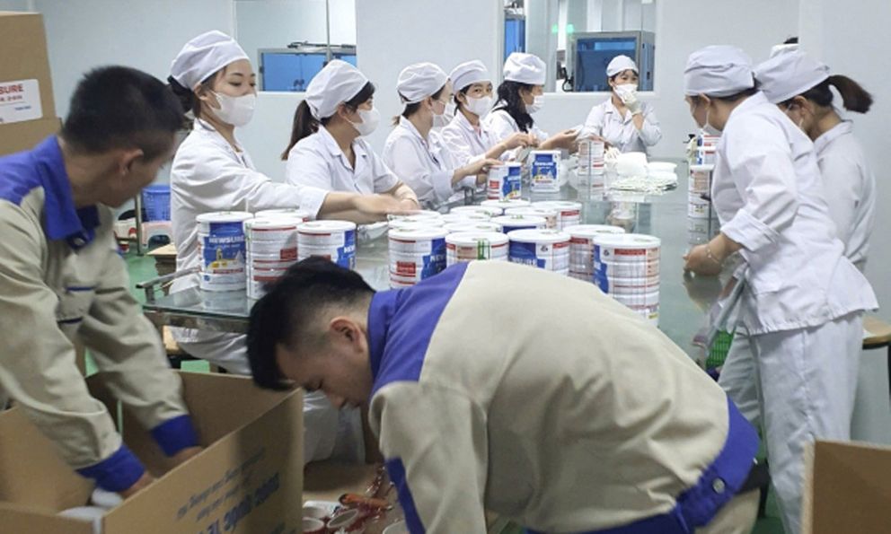 Vai trò của 8 đối tượng bị khởi tố trong đường dây sản xuất gần 600 loại sữa bột giả, danh tính kẻ chủ mưu