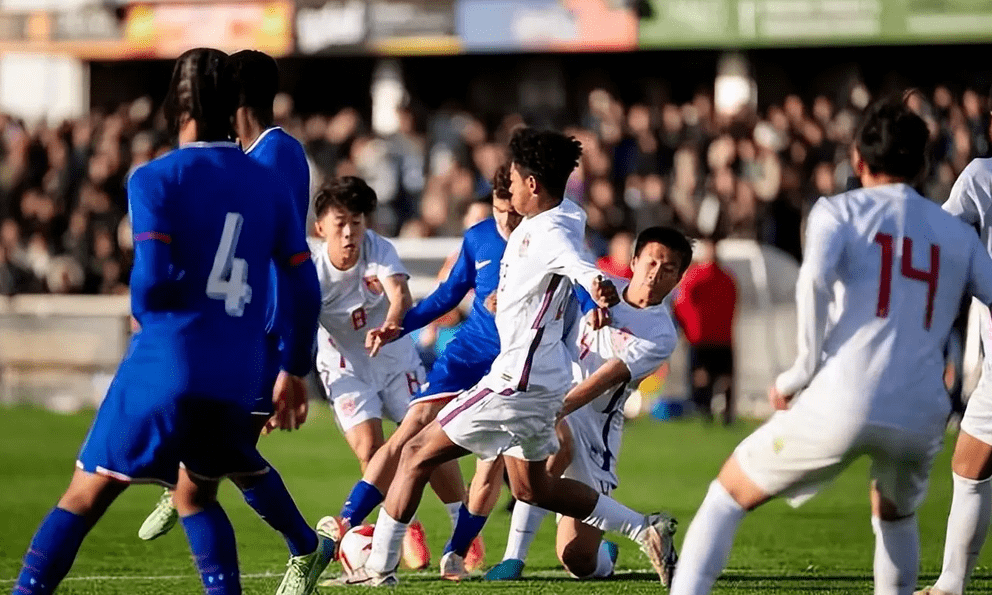 Tuyển Trung Quốc gây bất ngờ lớn, giành điểm trước tuyển Pháp tại giải quốc tế