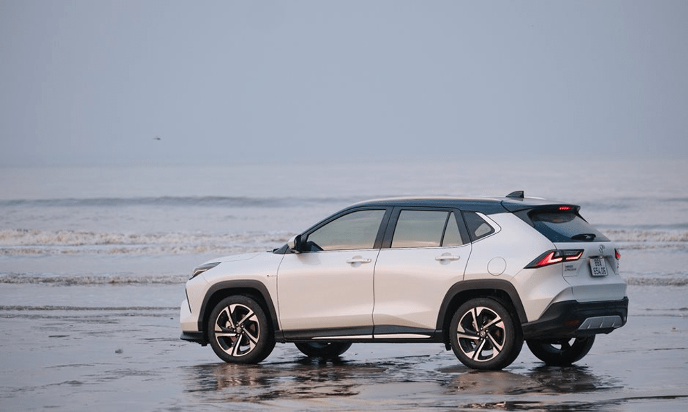 Xe gầm cao 'ăn' 3,5L/100km, bán chạy nhất thị trường, nhưng con số này của Toyota mới cực kỳ đáng nể!