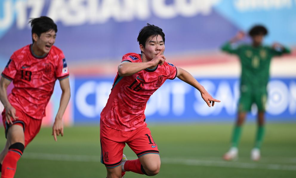 Tuyển Hàn Quốc thua cay đắng trên chấm luân lưu, Triều Tiên đại bại ở bán kết giải châu Á