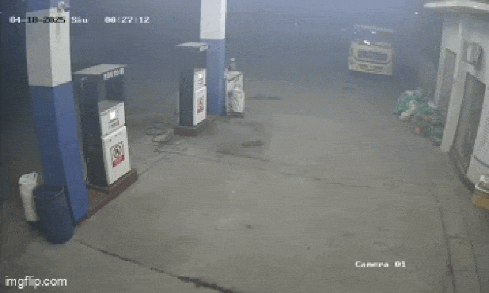 Hình ảnh Bùi Đình Khánh trên đường tẩu thoát sau khi bắn thượng úy công an tử vong