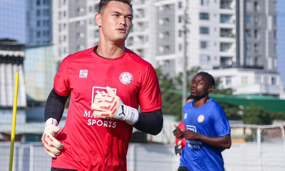 Hé lộ lý do VFF chưa công bố danh sách ĐTVN: Thủ môn Việt kiều vẫn phải chờ 1 tờ giấy từ FIFA