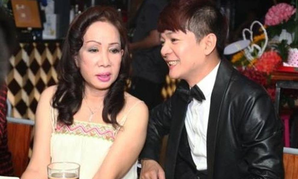 Cuộc sống của nam nghệ sĩ Việt lấy vợ hơn 8 tuổi: Vẫn bên nhau hơn 30 năm dù không có con