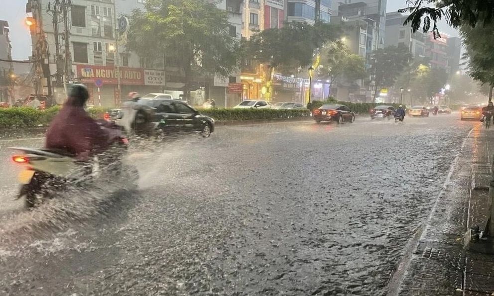 Đêm nay, miền Bắc nhiều nơi mưa to