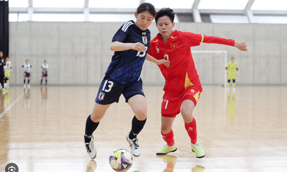 Cạnh tranh vé World Cup, ĐT Việt Nam bất ngờ dừng đấu Trung Quốc