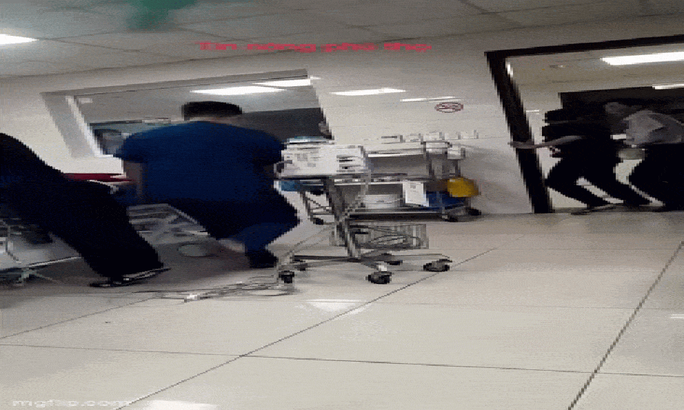 Bị người nhà tấn công, miệt thị, các bác sĩ vẫn nỗ lực cấp cứu bệnh nhân sốc phản vệ: 3 phút căng thẳng