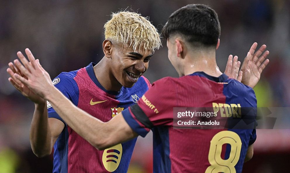 Real Madrid nhận 2 thẻ đỏ, Barcelona lên ngôi vô địch sau trận Siêu kinh điển rượt đuổi tỉ số nghẹt thở