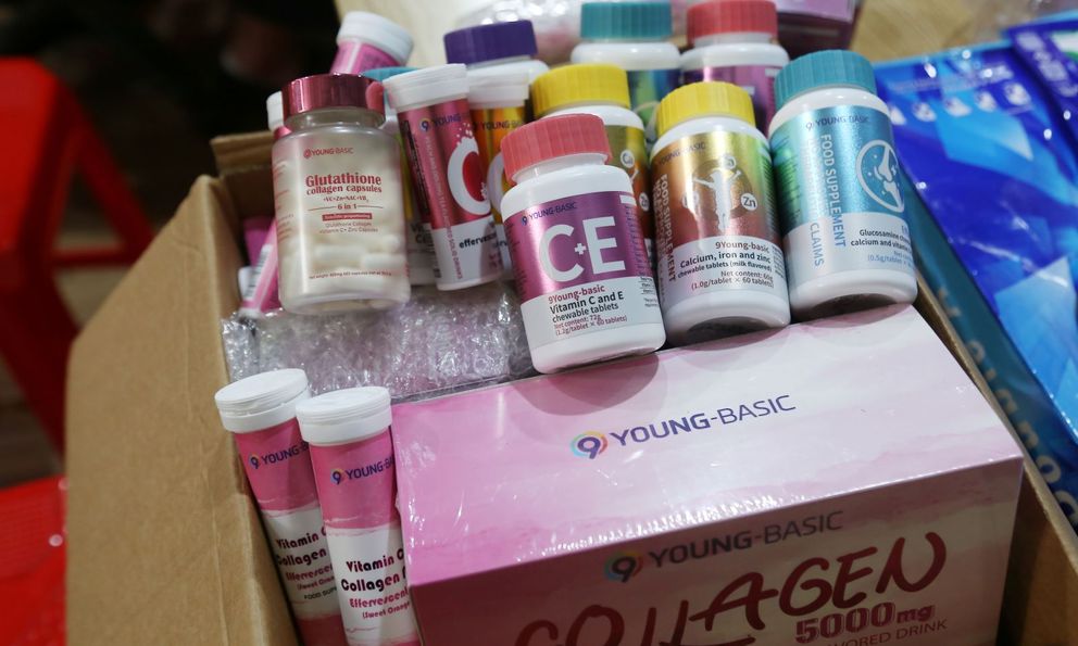 Clip: Công an kiểm tra đột xuất một công ty, thu giữ 25 tấn vitamin, collagen, trị giá hàng chục tỷ đồng