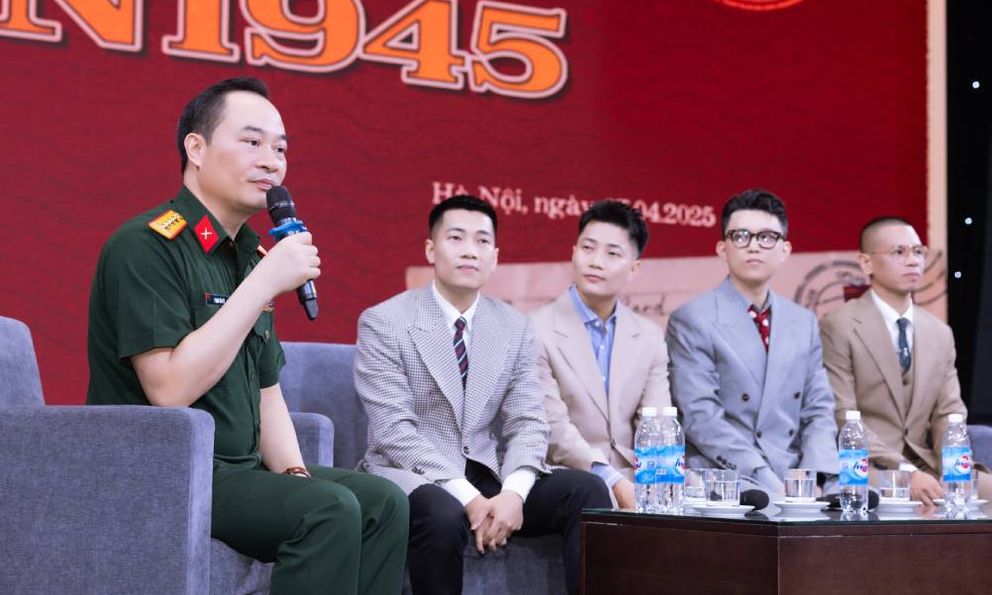 Nhóm OPlus hát nhạc cách mạng, Đại tá Phạm Văn Tú: 