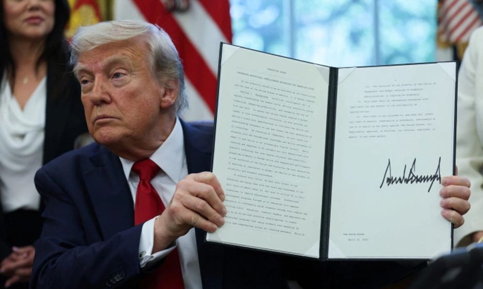 Ông Trump vừa ký sắc lệnh 