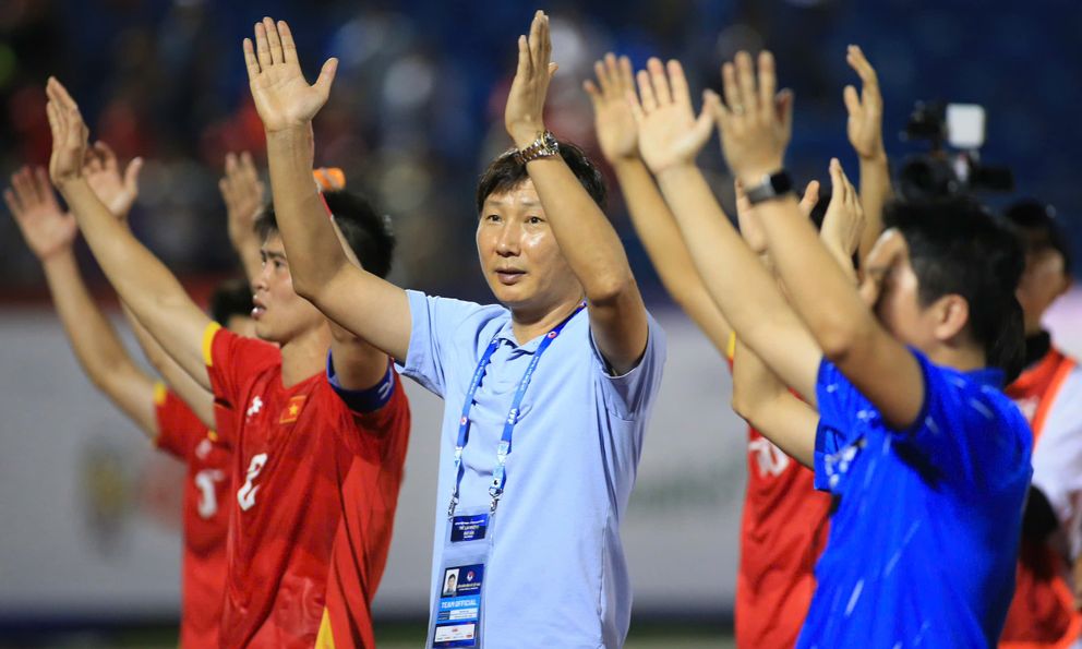 HLV Kim Sang-sik “nhận quà” từ người hùng World Cup, tuyển Việt Nam có 2 lợi thế lớn trước giải châu lục