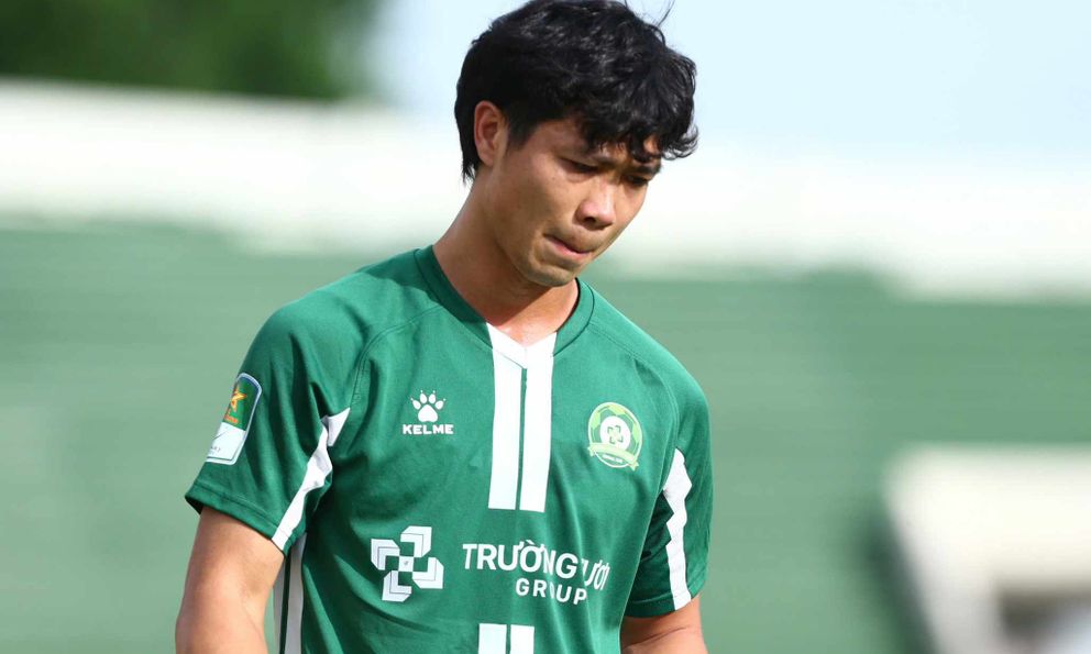 Công Phượng lắc đầu ngao ngán, chịu kết cục đáng tiếc trong ngày đứt mạch thăng hoa