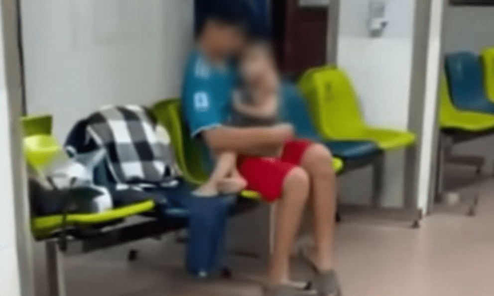 Bé trai bị xe 3 bánh cán ngang người ở Nam Định: Tình trạng sức khỏe sau mổ cấp cứu