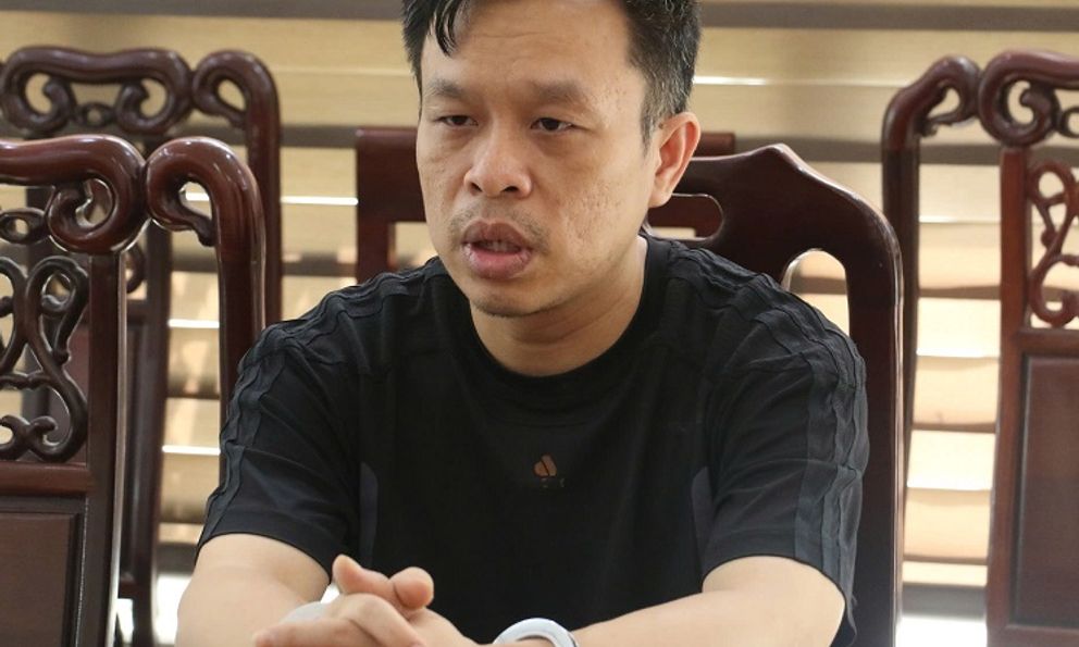 Bắt Phó Trưởng phòng Hoàng Tứ Trạch