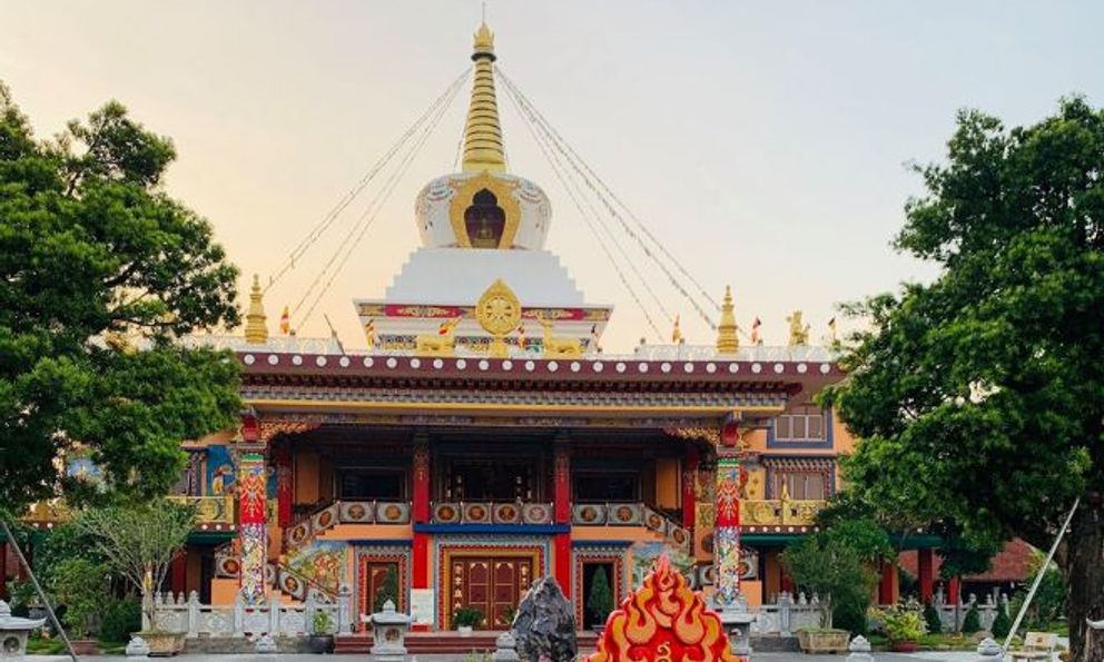 Phát hiện ngôi chùa ngay ở Hà Nội mang vẻ ngoài khác biệt: Du khách nhận xét cảnh như ở nước ngoài