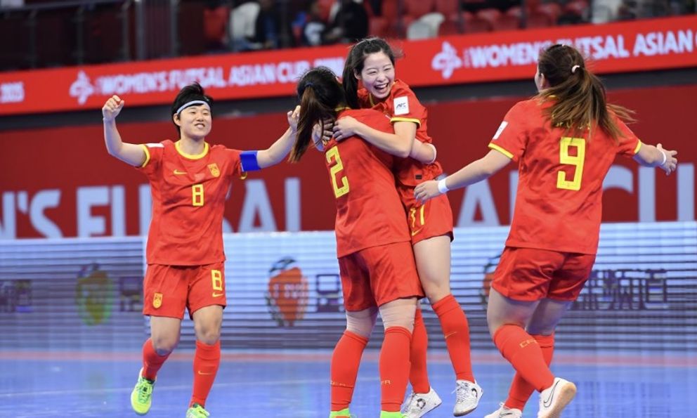 Tuyển Trung Quốc tạo ra cơn mưa bàn thắng, đoạt vé sớm vào tứ kết giải châu Á