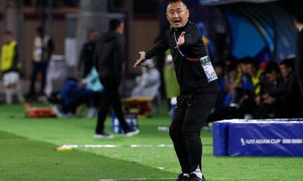 HLV Trung Quốc trước trận gặp ĐT Việt Nam: Suýt đánh đồng nghiệp, cãi cấp trên kịch liệt 