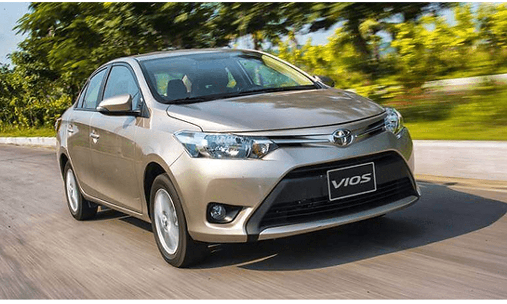 Toyota giảm giá mạnh: Xe 