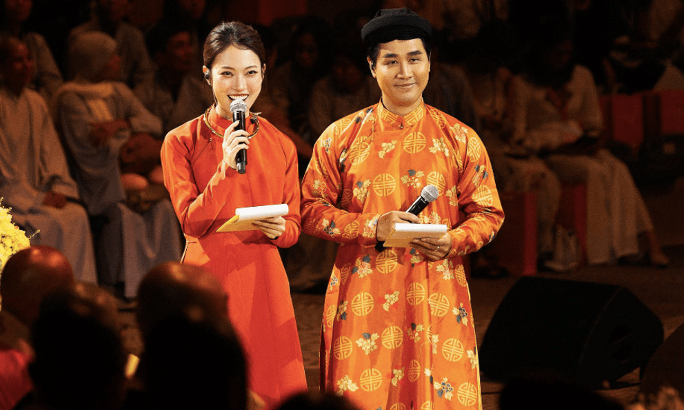 Nguyên Khang - Khánh Vy dẫn chương trình giao lưu âm nhạc Phật giáo quốc tế Vesak 2025