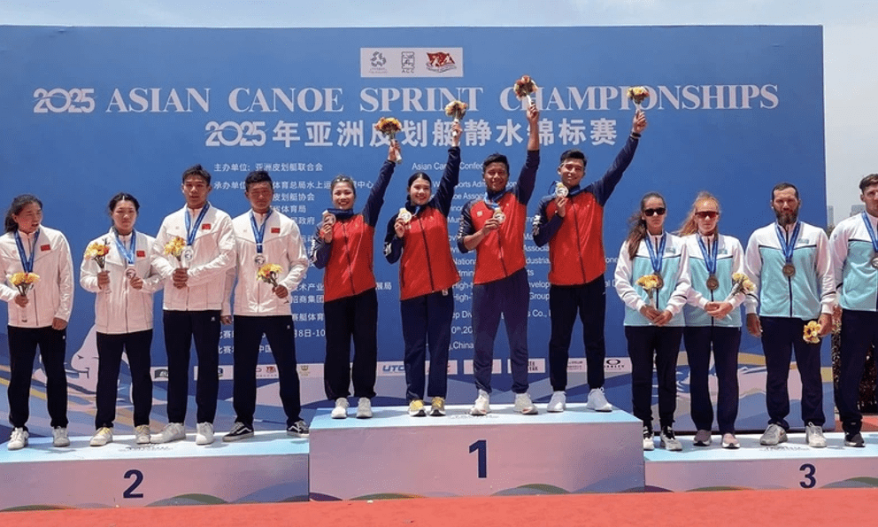 Tuyển Việt Nam gây địa chấn ở giải châu Á, đánh bại đội Trung Quốc, giành HCV lịch sử