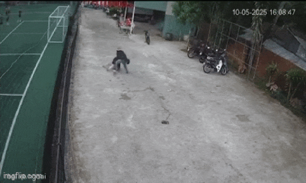 Camera vụ đối tượng giả gái, chích điện 2 người dân: Lộ diện gã đàn ông có bàn tay phải bị cụt ngón út