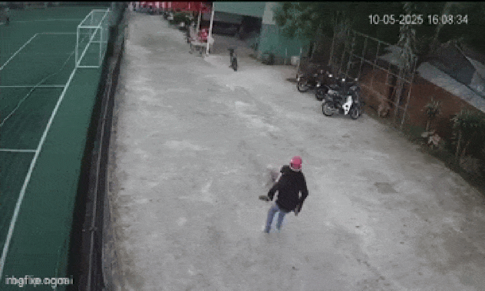 Chích điện, tấn công đôi nam nữ ở sân bóng: Người đàn ông tiết lộ nguyên nhân