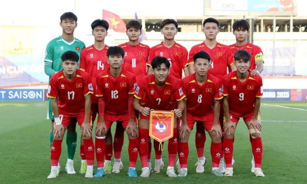 Tuyển Trung Quốc thay HLV, dùng 