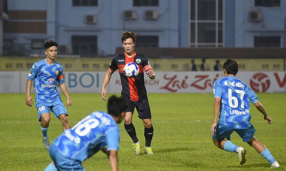 Đội bóng của Hoàng Đức và Đặng Văn Lâm không được cấp phép dự giải châu Á