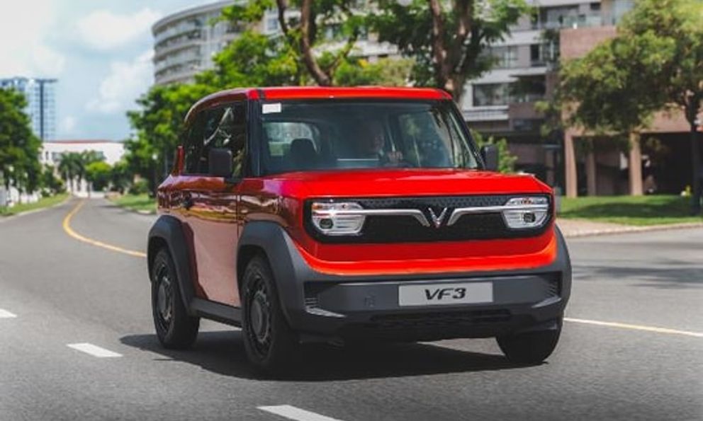 VinFast của ông Phạm Nhật Vượng gây sốc với bảng giá mới, xe máy điện sẽ rẻ hơn xe xăng
